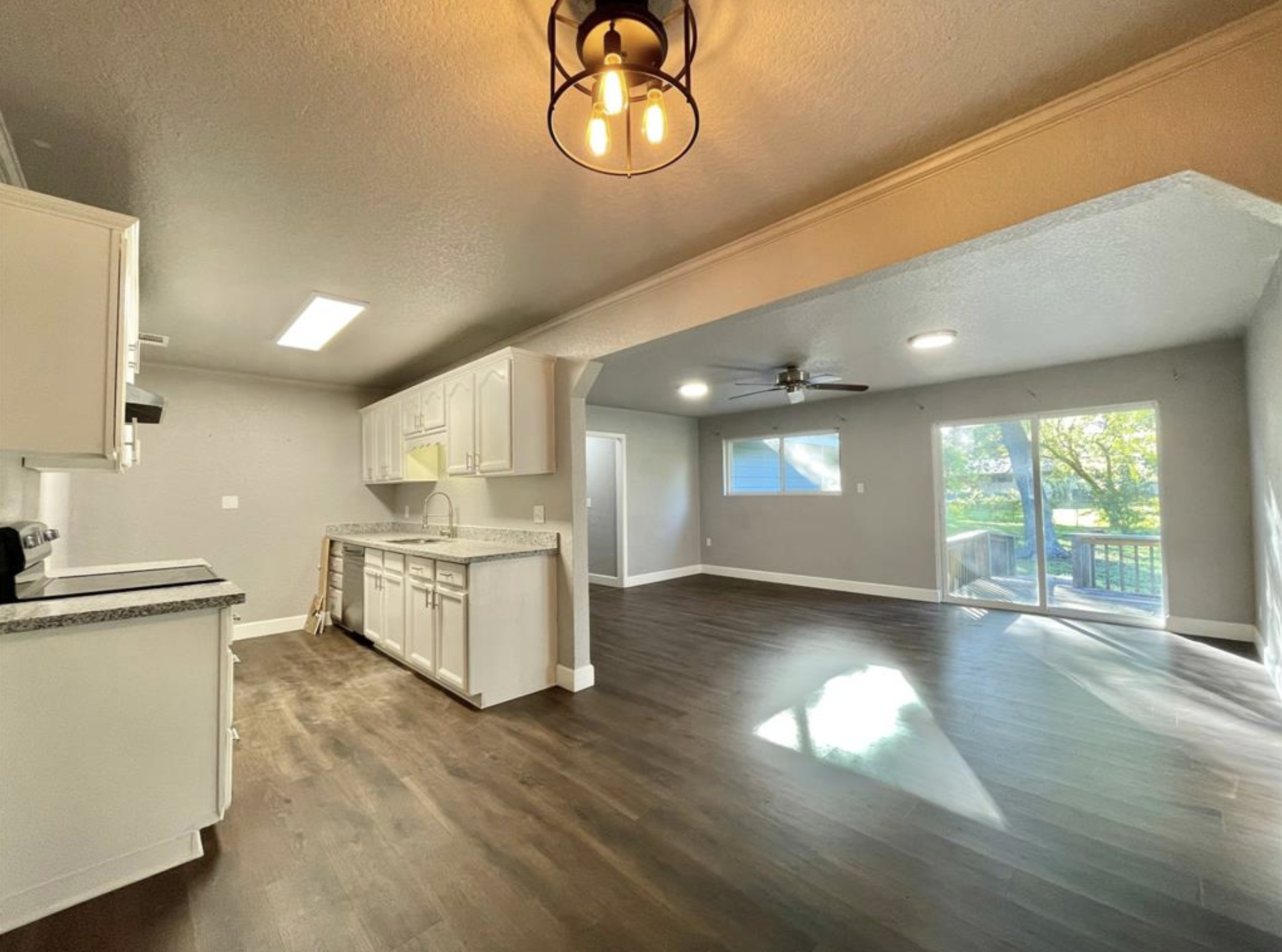314 Cypress St, Lake Jackson, TX 77566